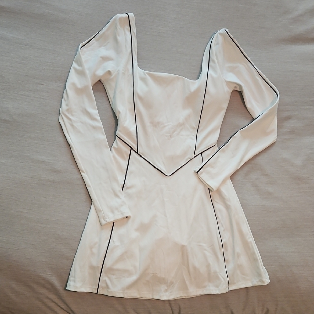 Elegant White Long Sleeve Dress